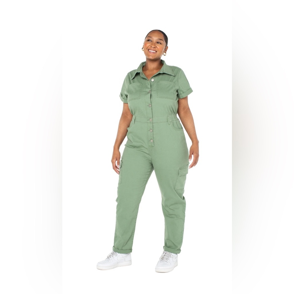 NWT Celebrity Pink Sage Green Button-Up Jumpsuit coveralls size xl and xxl